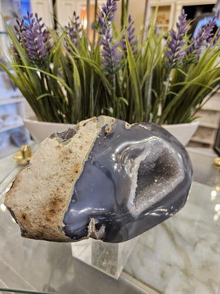 Druzy Agate Geode, Blue and White

CHIQUE Rock Shop