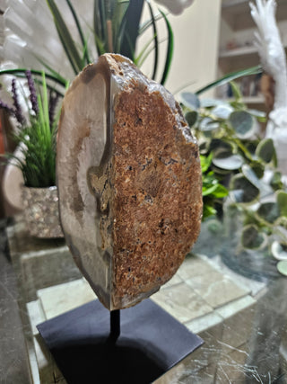 White Agate on Metal Stand

CHIQUE Rock Shop