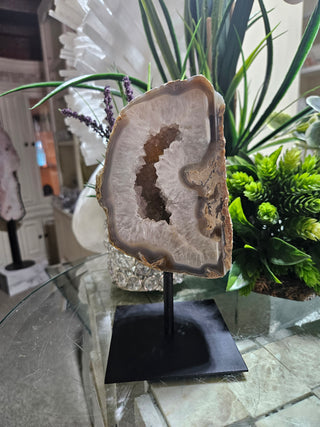 White Agate on Metal Stand

CHIQUE Rock Shop