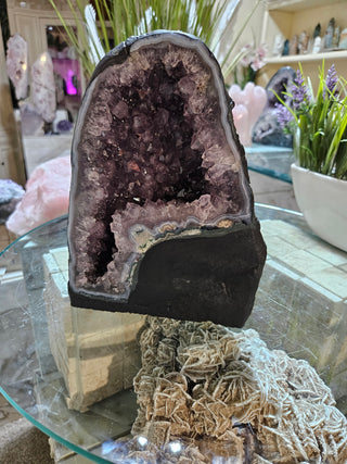 AMETHYST CAVE, CATHEDRAL

CHIQUE Rock Shop 
