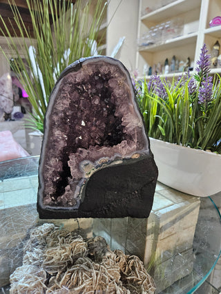 AMETHYST CAVE, CATHEDRAL

CHIQUE Rock Shop 
