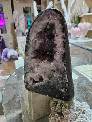 AMETHYST CAVE, CATHEDRAL

CHIQUE Rock Shop 