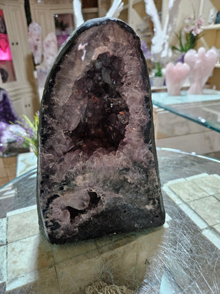 AMETHYST CAVE, CATHEDRAL

CHIQUE Rock Shop 