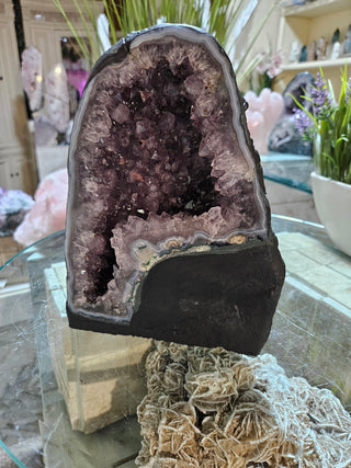 AMETHYST CAVE, CATHEDRAL

CHIQUE Rock Shop 
