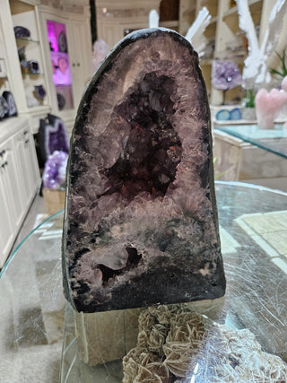 AMETHYST CAVE, CATHEDRAL

CHIQUE Rock Shop 