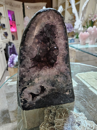 AMETHYST CAVE, CATHEDRAL

CHIQUE Rock Shop 
