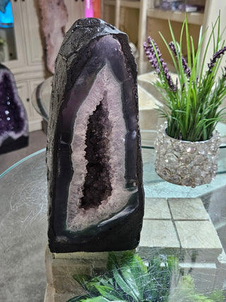 Amethyst Cave, Cathedral

CHIQUE Rock Shop
