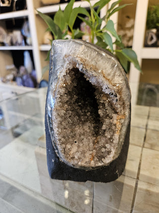 Amethyst Cave, Amethyst Geode

Chique Rock Shop * Crystal Decor * Home Decor * Office Decor