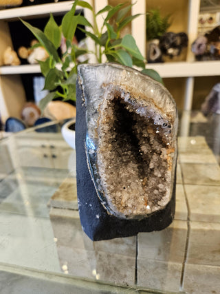 Amethyst Cave, Amethyst Geode

Chique Rock Shop * Crystal Decor * Home Decor * Office Decor