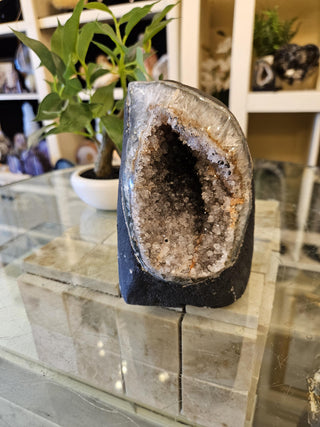 Amethyst Cave, Amethyst Geode

Chique Rock Shop * Crystal Decor * Home Decor * Office Decor