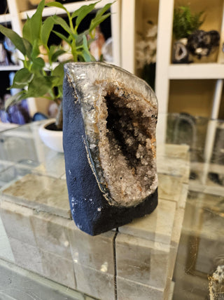 Amethyst Cave, Amethyst Geode

Chique Rock Shop * Crystal Decor * Home Decor * Office Decor
