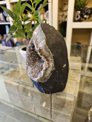 Amethyst Cave, Amethyst Geode

Chique Rock Shop * Crystal Decor * Home Decor * Office Decor