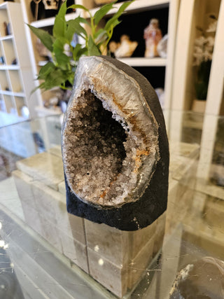 Amethyst Cave, Amethyst Geode

Chique Rock Shop * Crystal Decor * Home Decor * Office Decor