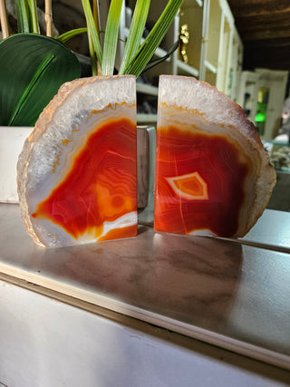 Orange and White Bookends.  Natural Stone.

CHIQUE Rock Shop