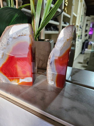 Orange and White Bookends.  Natural Stone.

CHIQUE Rock Shop