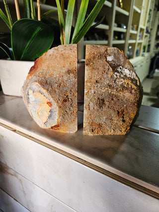 Orange and White Bookends.  Natural Stone.

CHIQUE Rock Shop