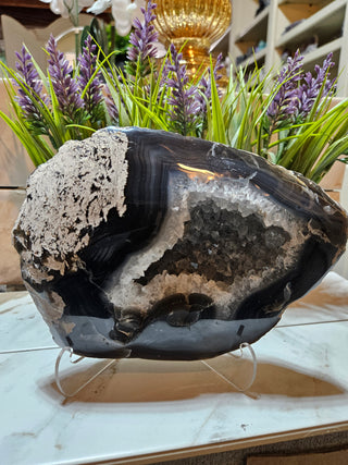 Charcoal and Light Gray Agate

CHIQUE Rock Shop