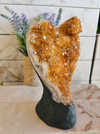CITRINE HEART SHAPED CRYSTAL

CHIQUE Rock Shop 
