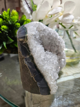 Light Gray Amethyst

CHIQUE Rock Shop