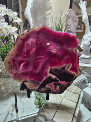 Pink Agate Slab

CHIQUE Rock Shop