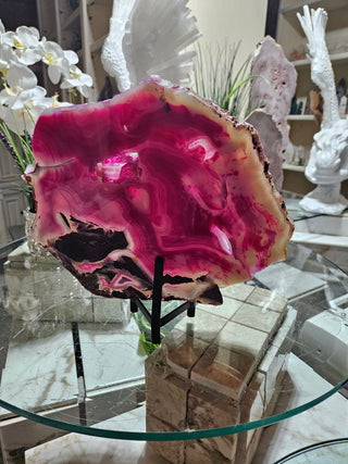 Pink Agate Slab

CHIQUE Rock Shop