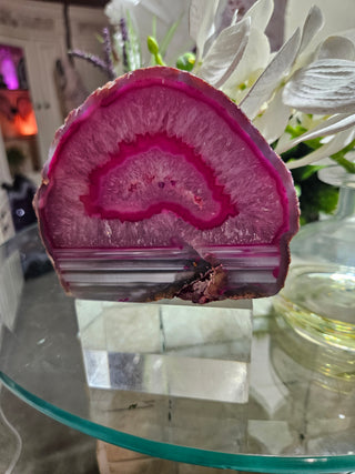 Pink Agate Slab

CHIQUE Rock Shop