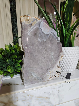 PINK AMETHYST SLAB

CHIQUE Rock Shop