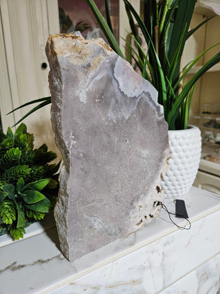 PINK AMETHYST SLAB

CHIQUE Rock Shop