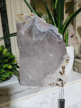 PINK AMETHYST SLAB

CHIQUE Rock Shop