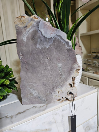 PINK AMETHYST SLAB

CHIQUE Rock Shop