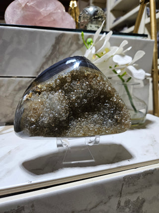 TAUPE DRUZY AGATE

CHIQUE Rock Shop