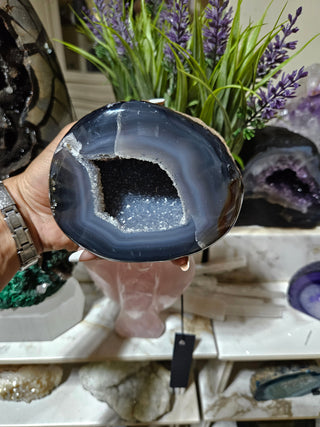 Dark Blue Agate Geode

CHIQUE Rock Shop
