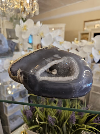 Druzy Agate Geode, Blue and White

CHIQUE Rock Shop