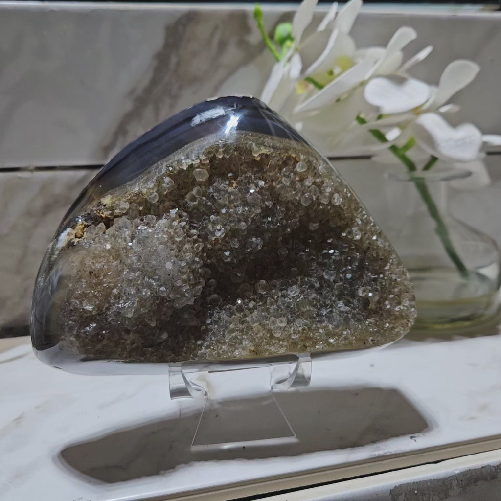TAUPE DRUZY AGATE

CHIQUE Rock Shop