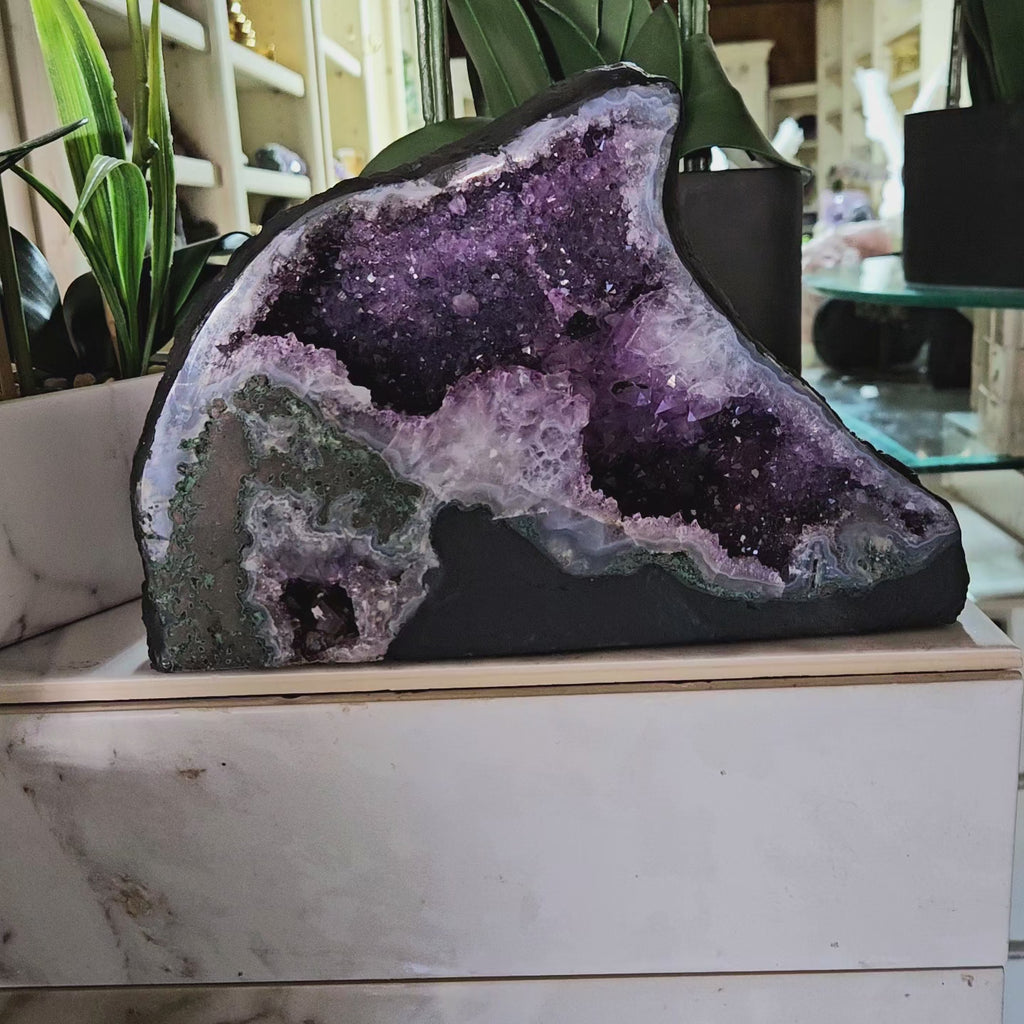 Amethyst Geode-Cave-NO9-4