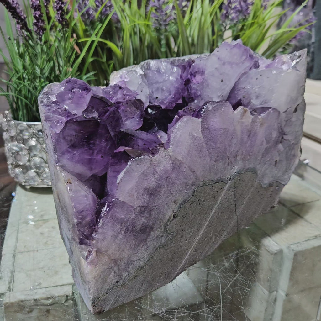 Amethyst Crystal

CHIQUE Rock Shop