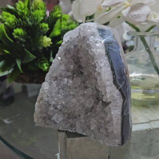 Light Gray Amethyst

CHIQUE Rock Shop